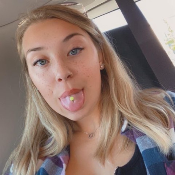 Meet your Posher, Kristin - Picture 1 of 1